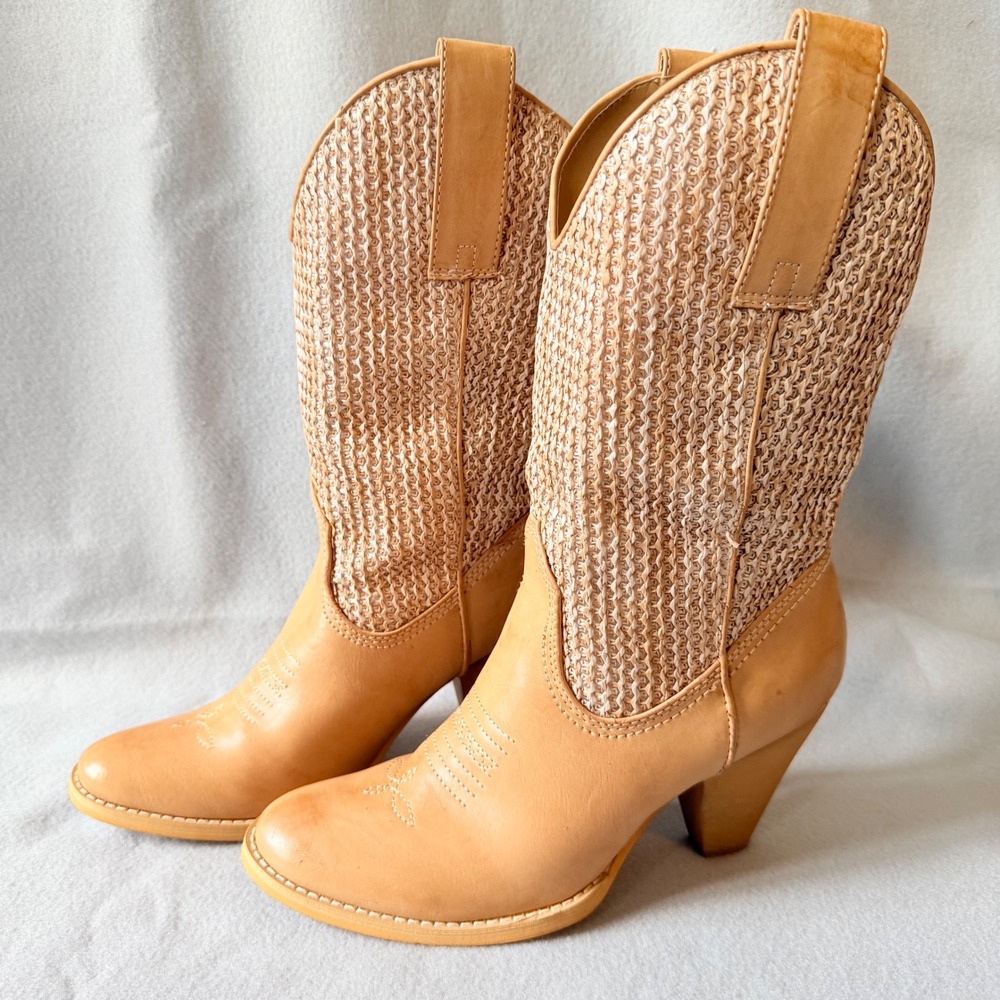 Sbicca of California Tan Woven Straw Western Cowboy Boots Womens Size 8 Heel